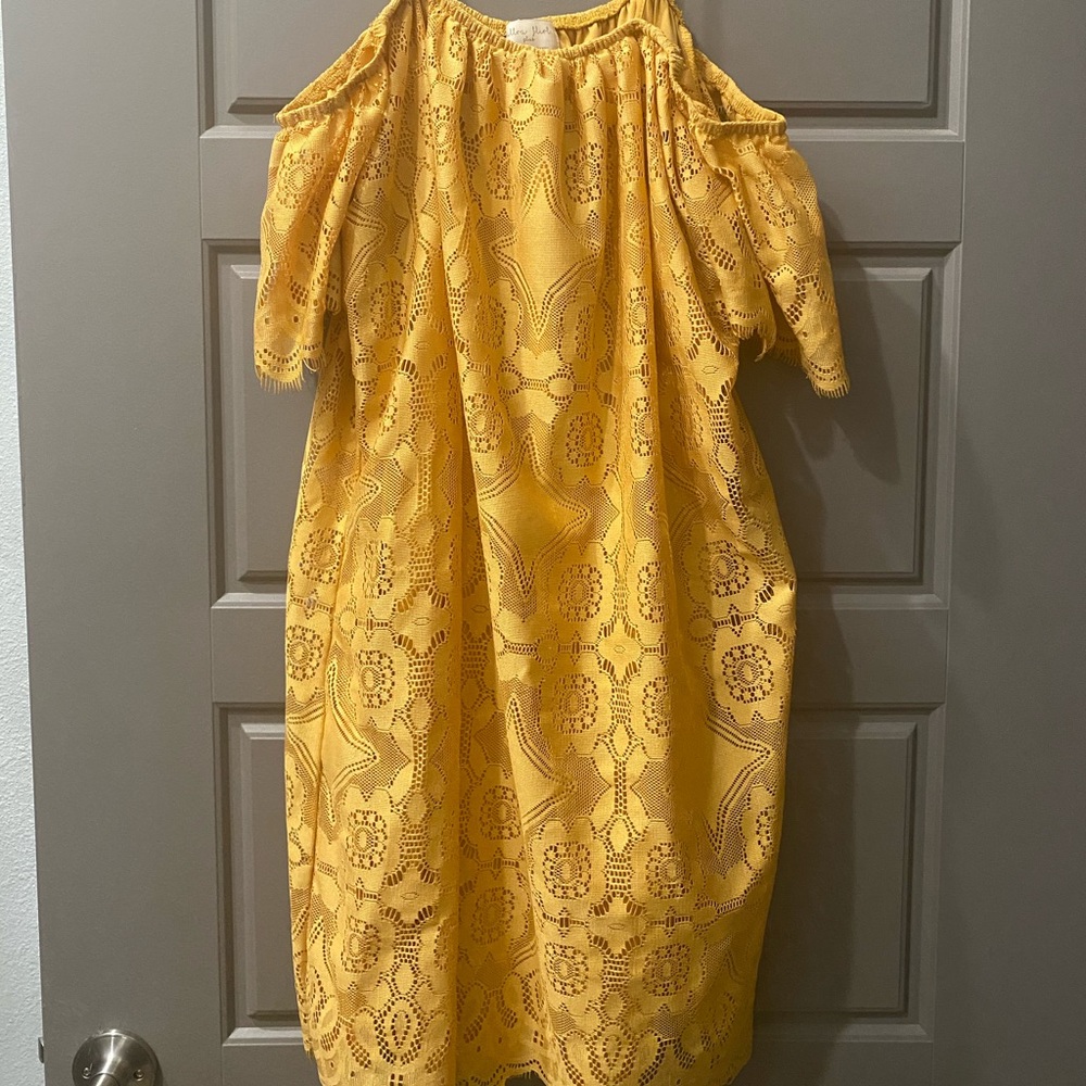Yellow Lace Off-the-Shoulder Strap Dress
